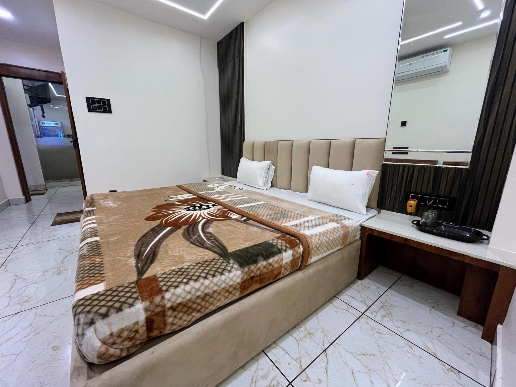Hotel Anantshree Ujjain Luaran gambar
